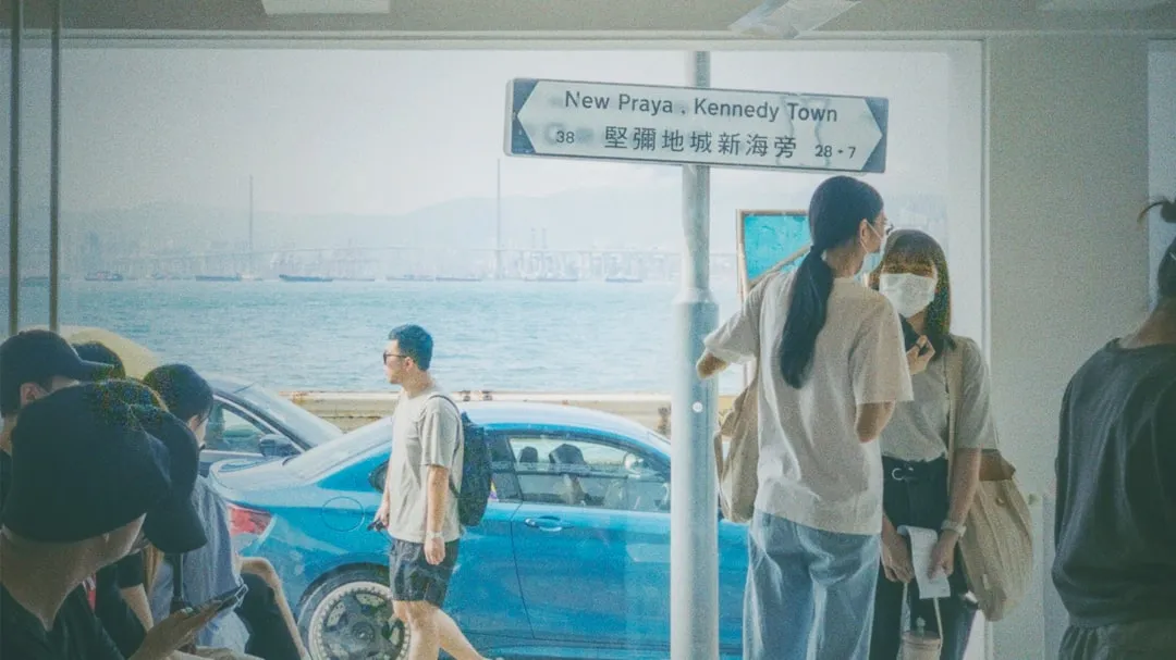 汽车玻璃修复与更换的工艺对比及适用场景解析