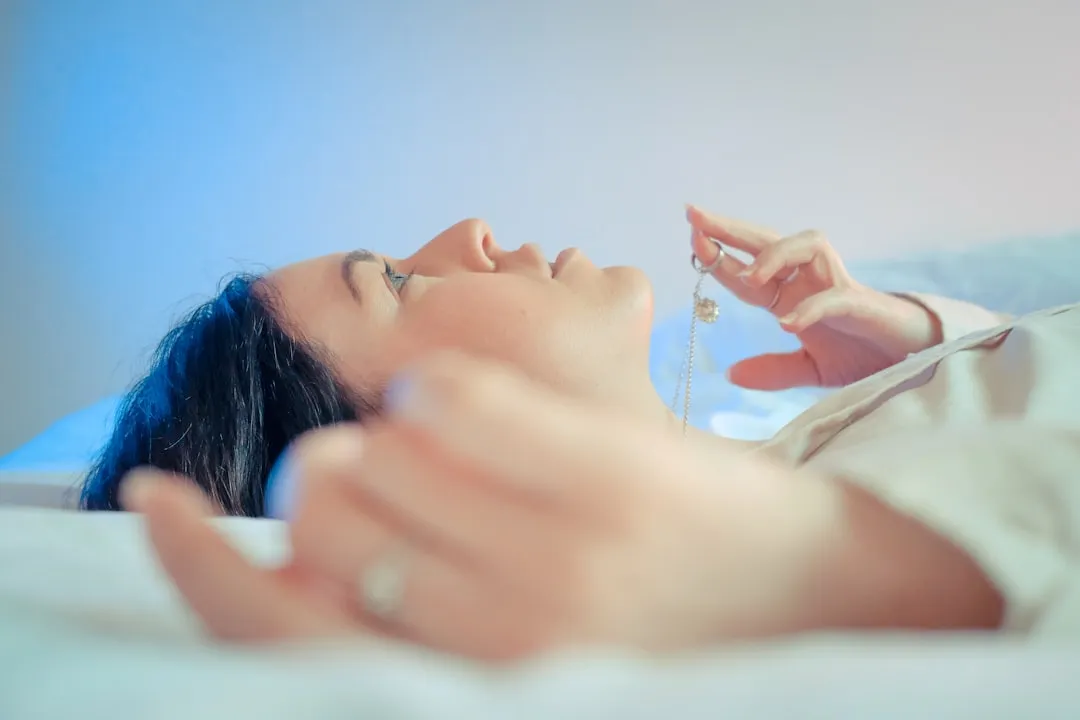轮毂翻新工艺对比：传统喷漆与高温烤漆的效果差异